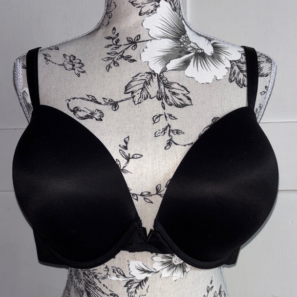 Victoria's Secret Other - Victoria's Secret Black Plunge Push-Up Bra